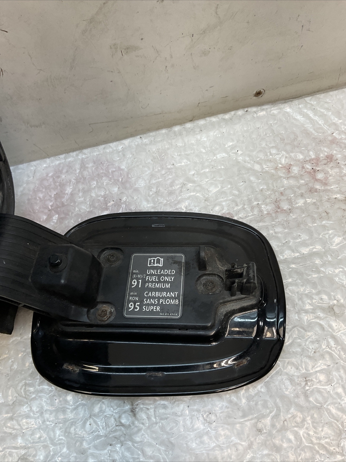2006-2008 BENTLEY CONTINENTAL GAS FUEL FILLER TANK DOOR LID COVER CAP OEM