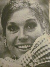 Mary Tyler Moore, Full Page Vintage Pinup