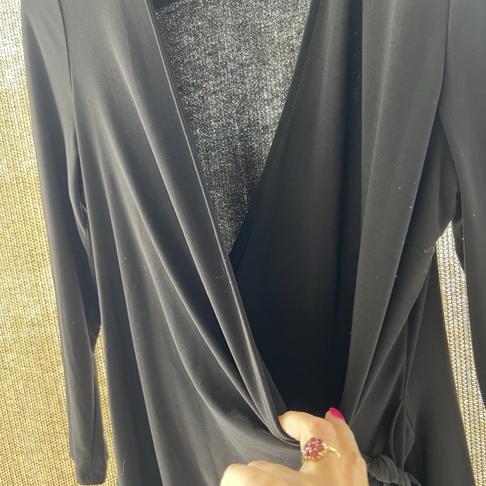 Black Label by Evan Picone Body-Shaping Dress, Size 4, Cross-wrap styling Black - Image 4 of 4