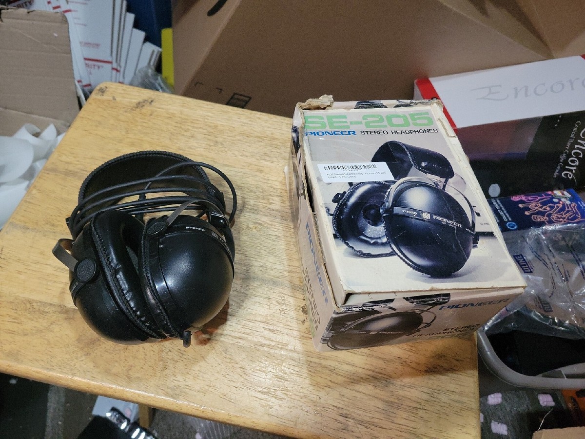 Vtg Pioneer SE-205 Stereo Wired Headphones Studio Over The Ear 6.3