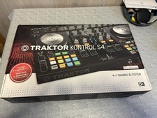 Native Instruments Traktor Kontrol S4 MK2 mit Lizenz, iPad/iPhone-Anschlusskabel