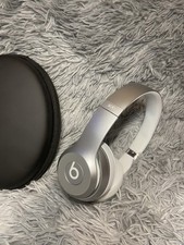 Beats by Dr. Dre Solo2 Wireless Headphones Silver Bluetooth - Mint Condition