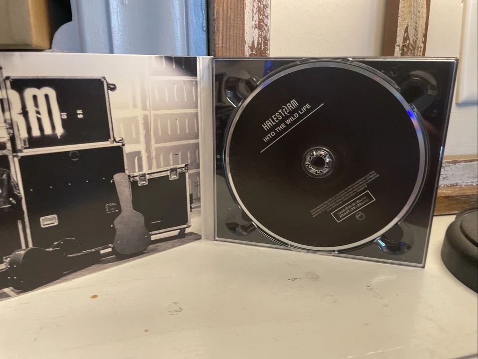 Into the Wild Life by Halestorm (CD, 2015 With Poster Insert  [Digipak]) - Image 4 of 4