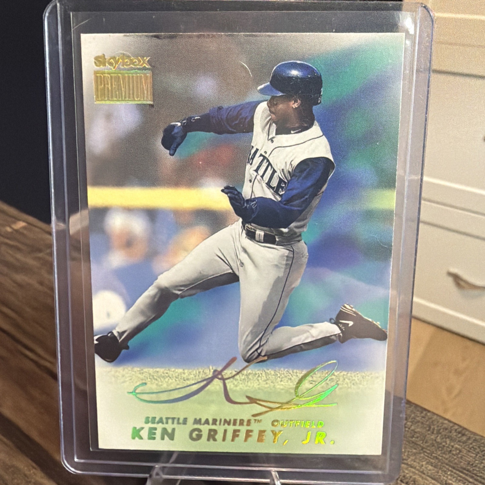 1999 Skybox Premium - Ken Griffey Jr #137