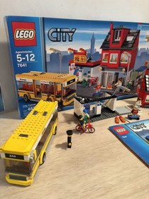LEGO City City Corner 7641 Bus & Pizza Shop - PARTIAL set w/ manuals + box
