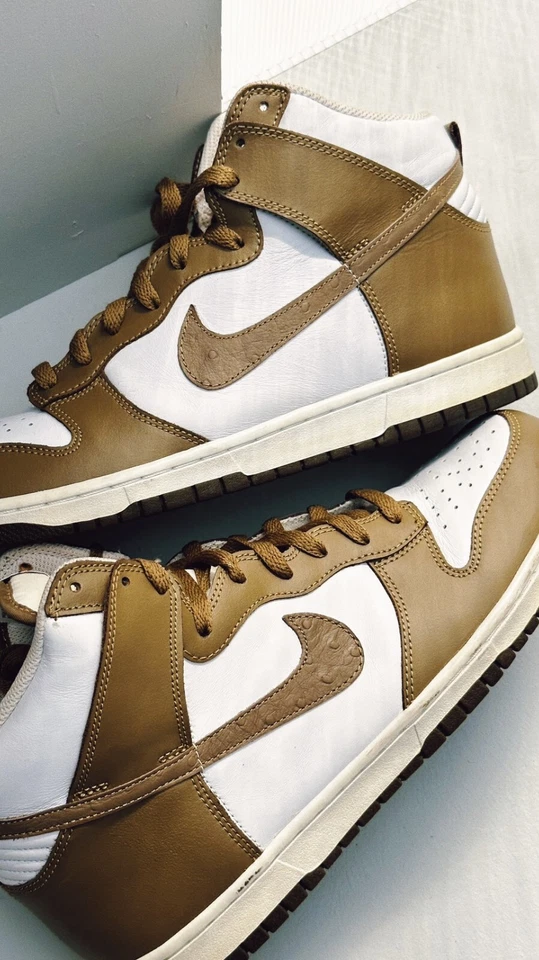 2010 Nike Dunk High Ostrich Pack "Beige Kelp" in US11 - Image 4 of 4