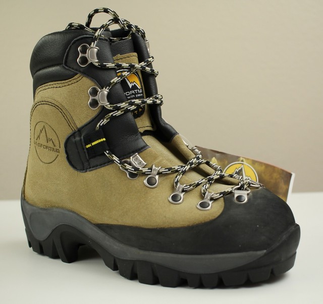 clarks women's maypearl edie ankle bootie