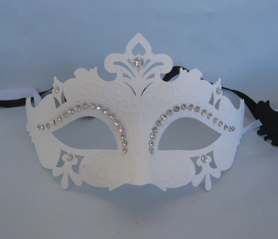Matching Pair Of His & Her Black & White Venetian Party Masquerade Masks *NEW* - Image 2 of 3