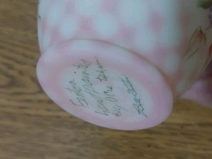 Fenton Art Glass Hand Painted Diamond Optic Burmese Vase Signed  Bill Fenton 