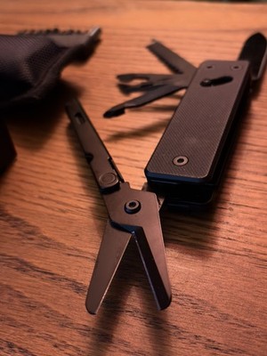 Roxon KS2E Noir Elite D2 Blade 13 in 1 Mini Multi Tool with included bit kit