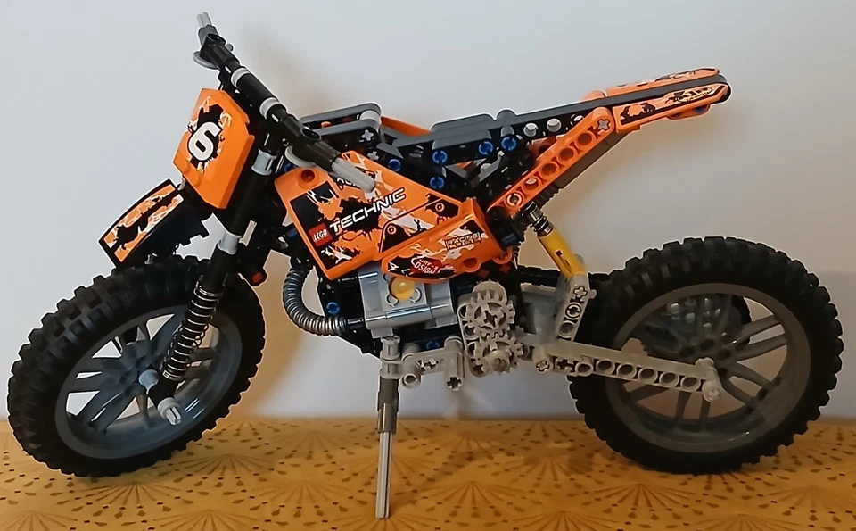 LEGO Technic 42007 Moto Cross Bike, photo 1 sur 5