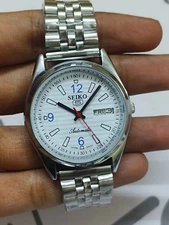 Vintage Seiko 5 White Automatic 17 Jewels Day/Date Japan Men's Wrist Watch 6309
