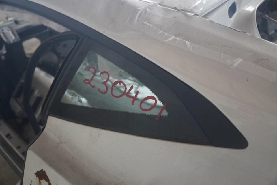 Cuarto trasero izquierdo panel ventana vidrio KY63-C29751-AE Aston Martin Vantage 2019 Foto 2 de 2