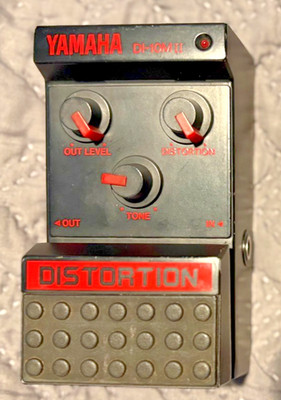 YAMAHA DI-10M  2 Distortion Pedal Tested and Works great