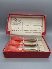 Vintage Unicorn CP3 Set Of Darts With Red Flights