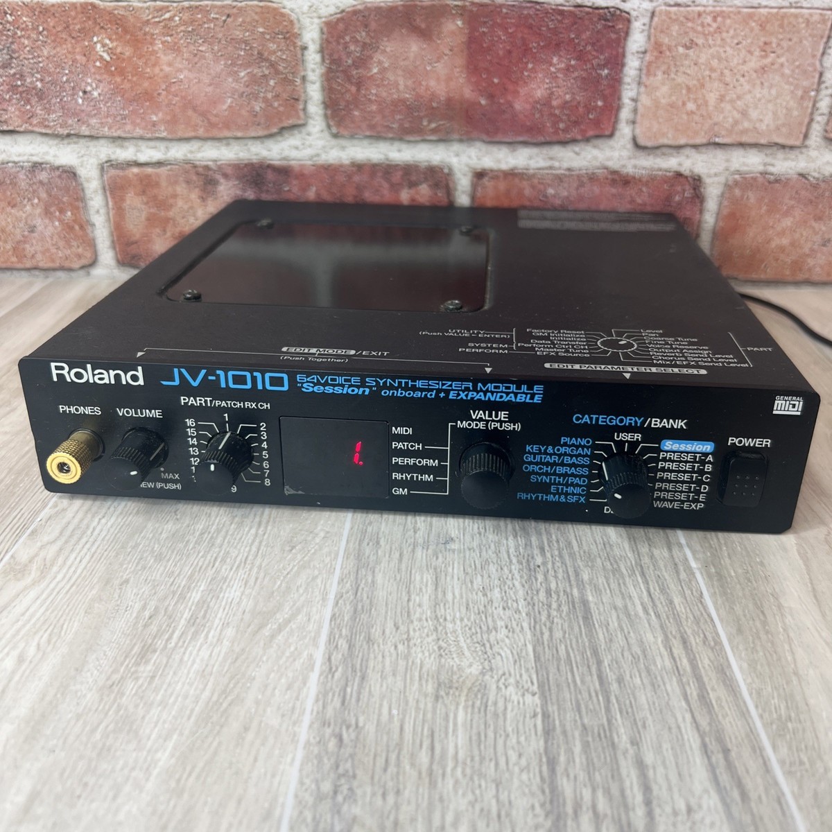 Roland JV-1010 64- Synthesizer Module Session Expander w/ Adapter