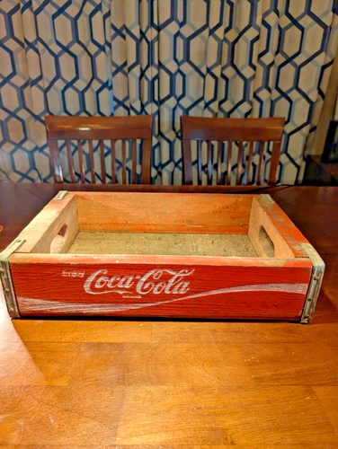 Coca-Cola Vintage 1977 Red Wooden Soda Bottle Crate Carrier Case Chattanooga Tn