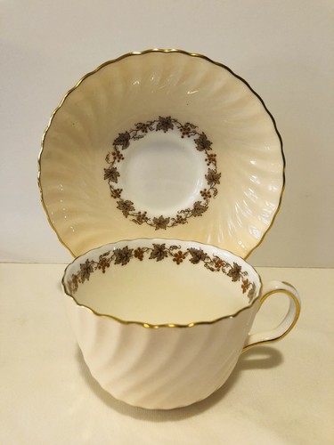 Minton Vineyard Swirl In Buff Cup & Saucer Grapevine And Grapes Border - Picture 4 of 9