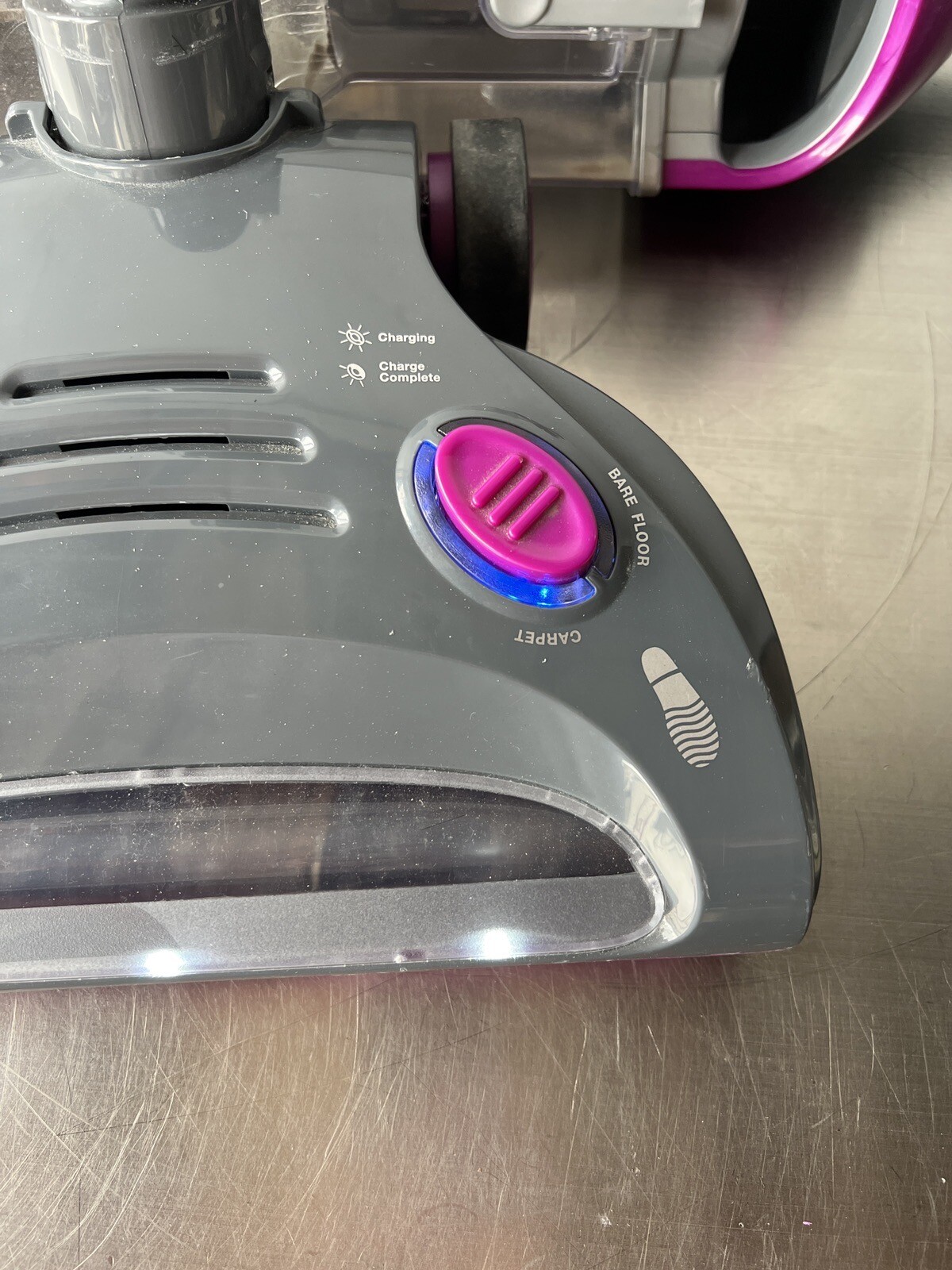 Shark Freestyle SV1112 Cordless Vacuum Cleaner With Charging Stand