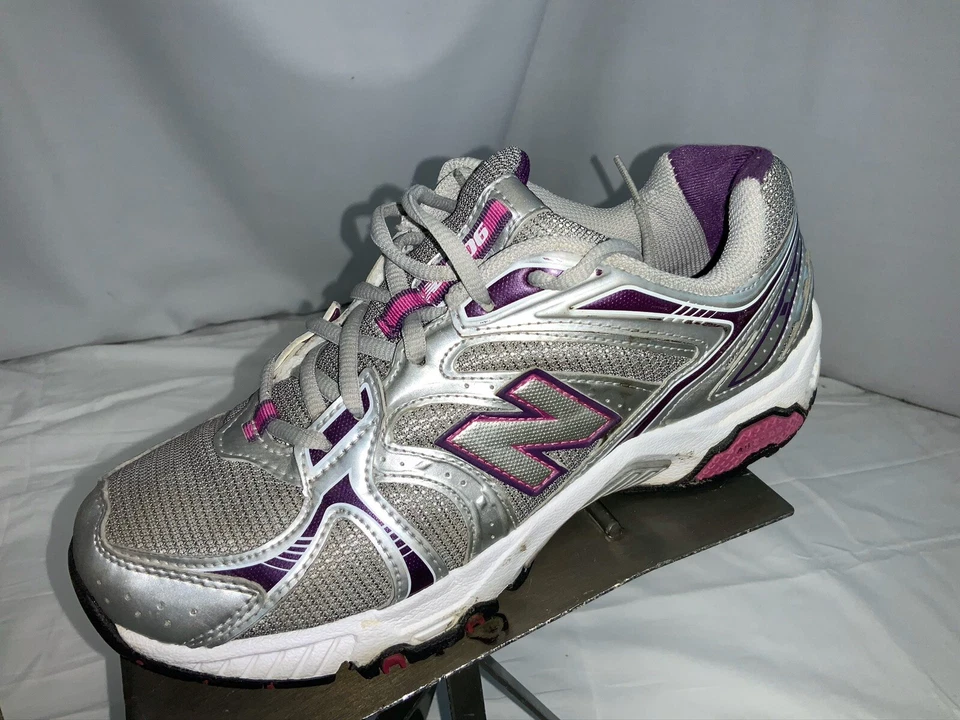 Tênis de corrida New Balance 506 tamanho 9 B feminino prata roxo perfeito estado YGI D0S-25 - Imagem 3 de 4