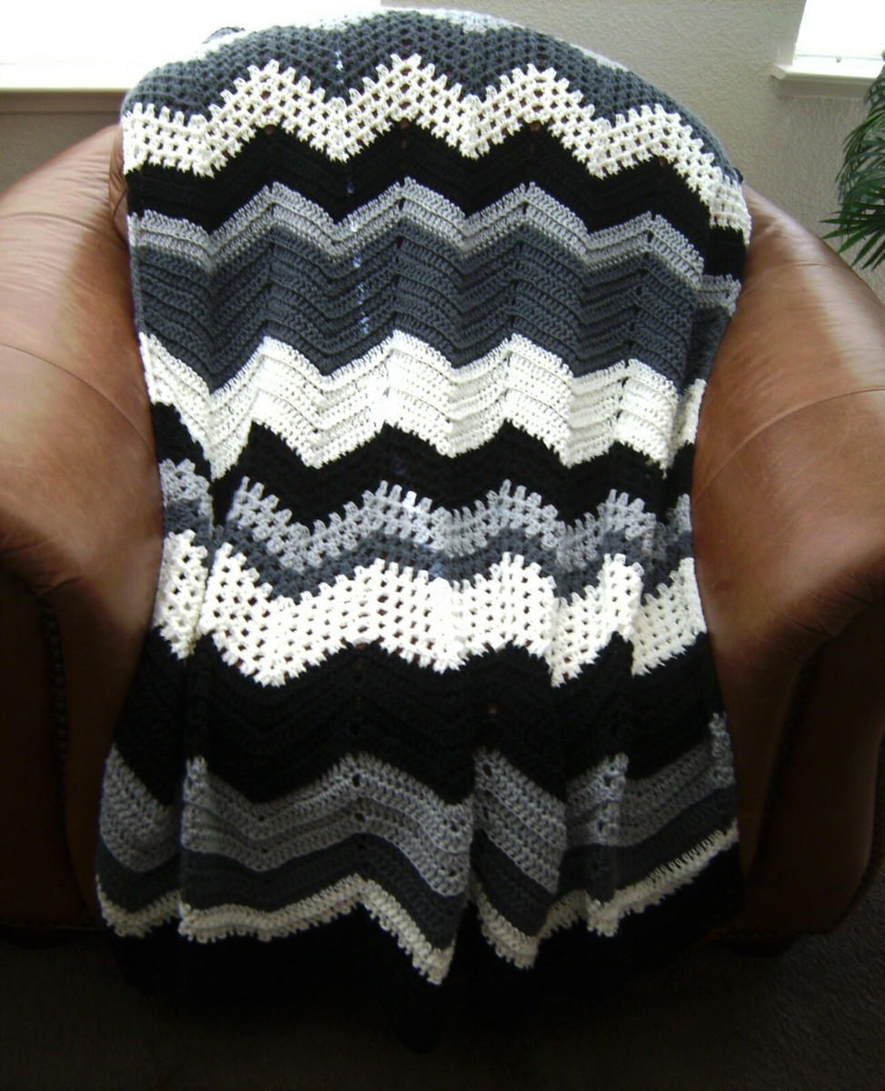 NEW HAND CROCHET BLACK WHITE GRAY RIC RAC RIPPLE AFGHAN LAP BLANKET THROW