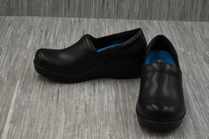 dr scholl's dynamo clogs