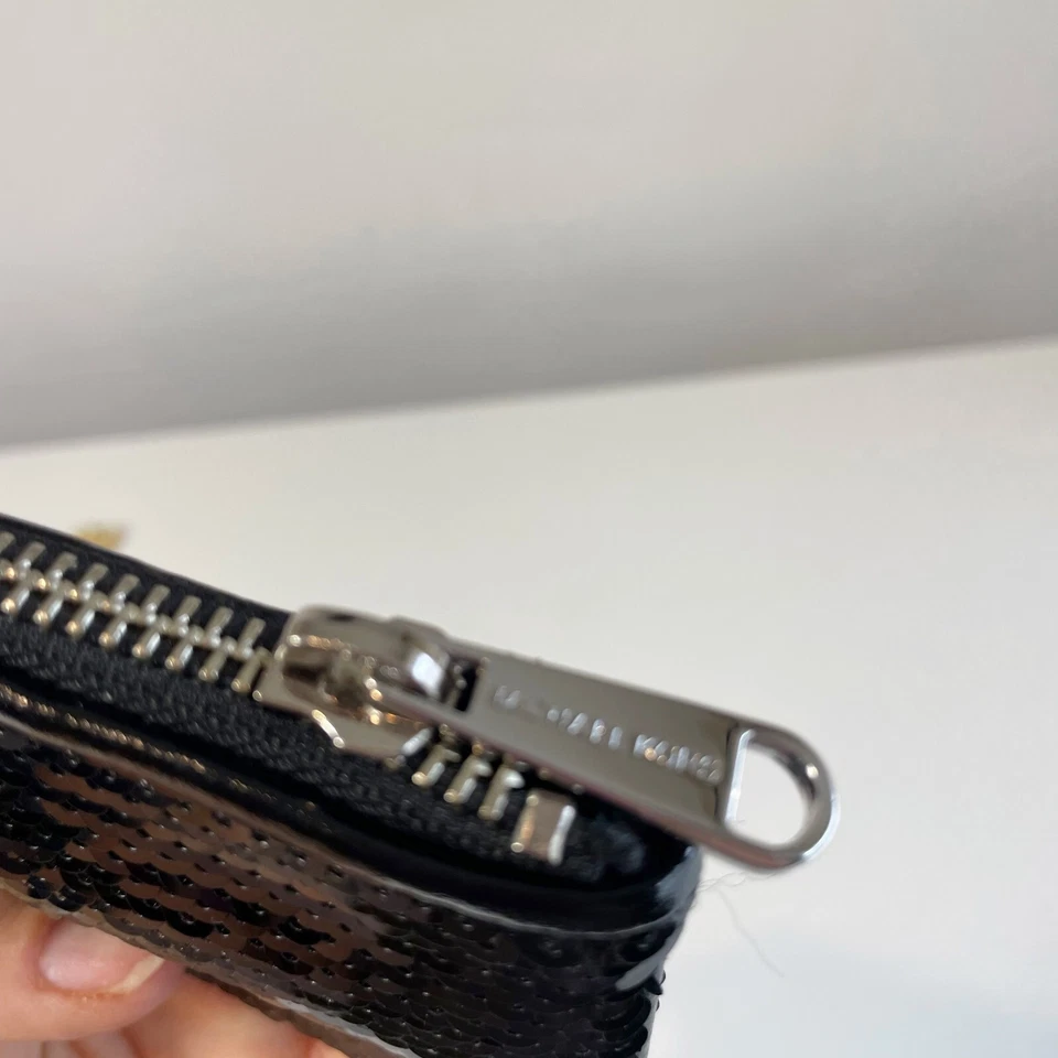 Michael Kors Mujer Lentejuelas Bolso sin asas Monedero Bolso de mano Negro Pequeño Cremallera Forrado Logo Foto 4 de 4