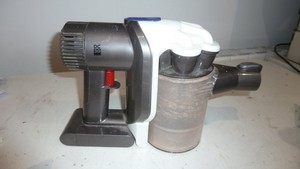 Dyson DC30 weiß Staubsauger Hauptteil Motor + Akku UNGEPRÜFTE TEILE M6