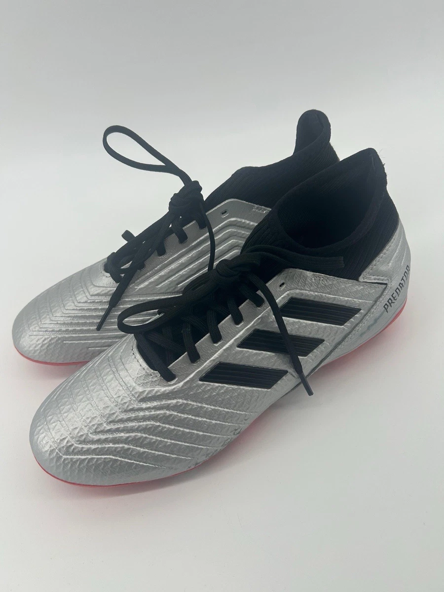 adidas 9.5 US Silver Soccer Shoes & Cleats for Men for sale  display picture 3