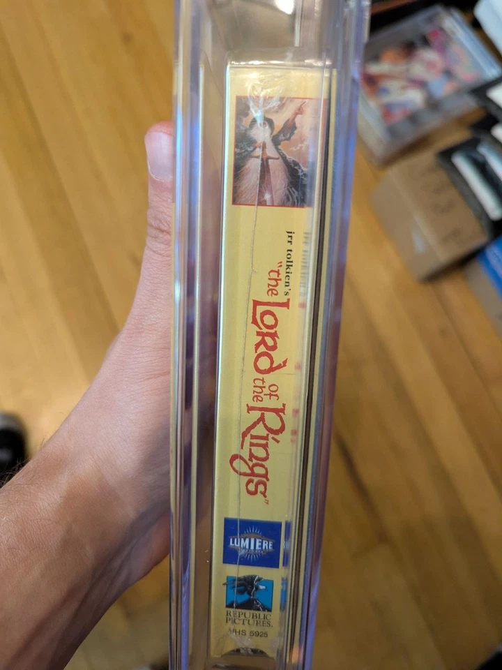 9.2 A The Lord of the Rings VHS Tape Sealed Graded CGC 1993 Animated RepublicUSA - Image 3 of 4