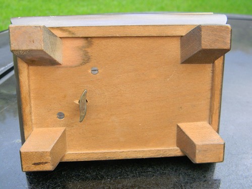 SALZBURG MUSIC WOODEN CARVED BOX 5.5" X 4" X 2.5" VINTAGE PIECE - Picture 10 of 11