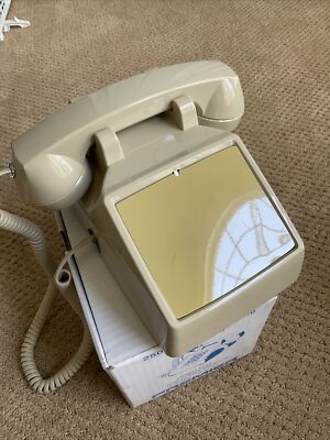  Vintage Premier Telecom Model 2500 Touch Tone Push Button Corded Desk Phone 