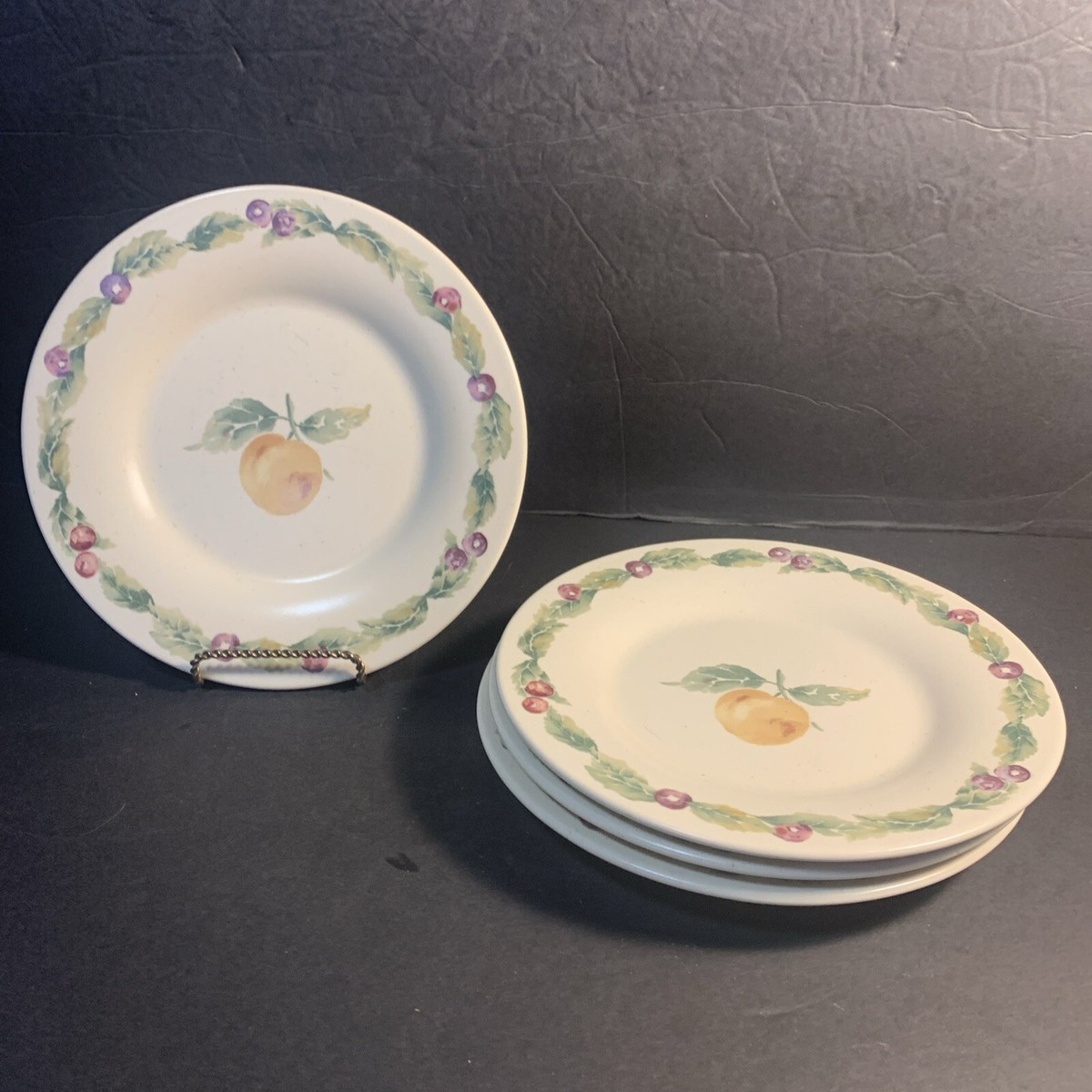 Set of Pfaltzgraff Jamberry By Pat Farrell Salad Dessert Plates 8