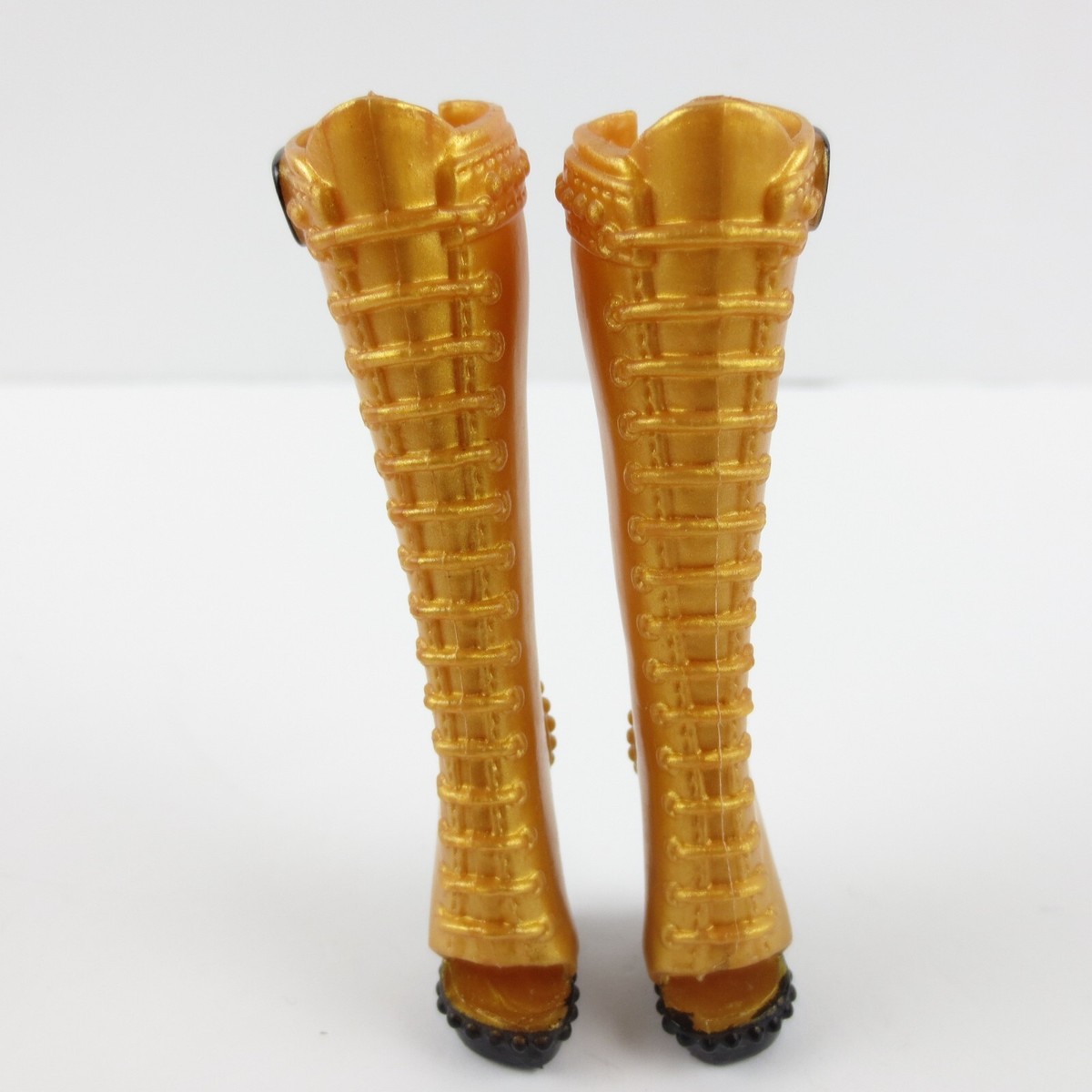Monster High Doll Clawdeen Wolf I Heart Fashion Tall Gold Boots
