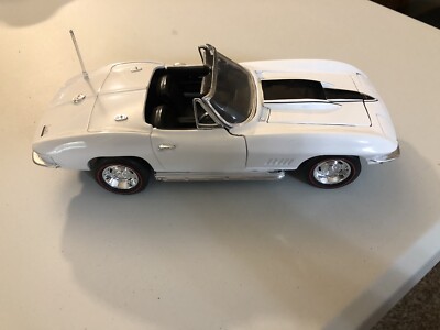 1/18 Ertl 1967 '67 Chevy Corvette Sting Ray 427 L 88 Roadster