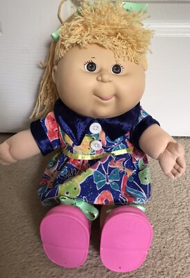 **CABBAGE PATCH KIDS**FIRST EDITION**Stunning Girl**Xavier Roberts OAA 1990**