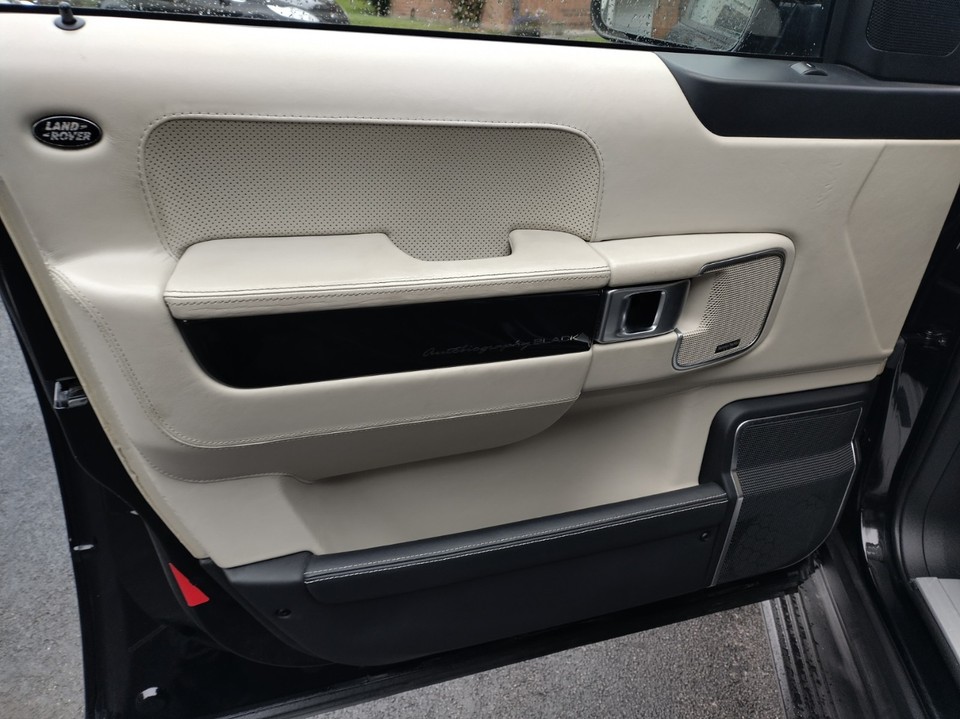 Range Rover Autobiography Black 40th Anniversary Special Edition L322 ...