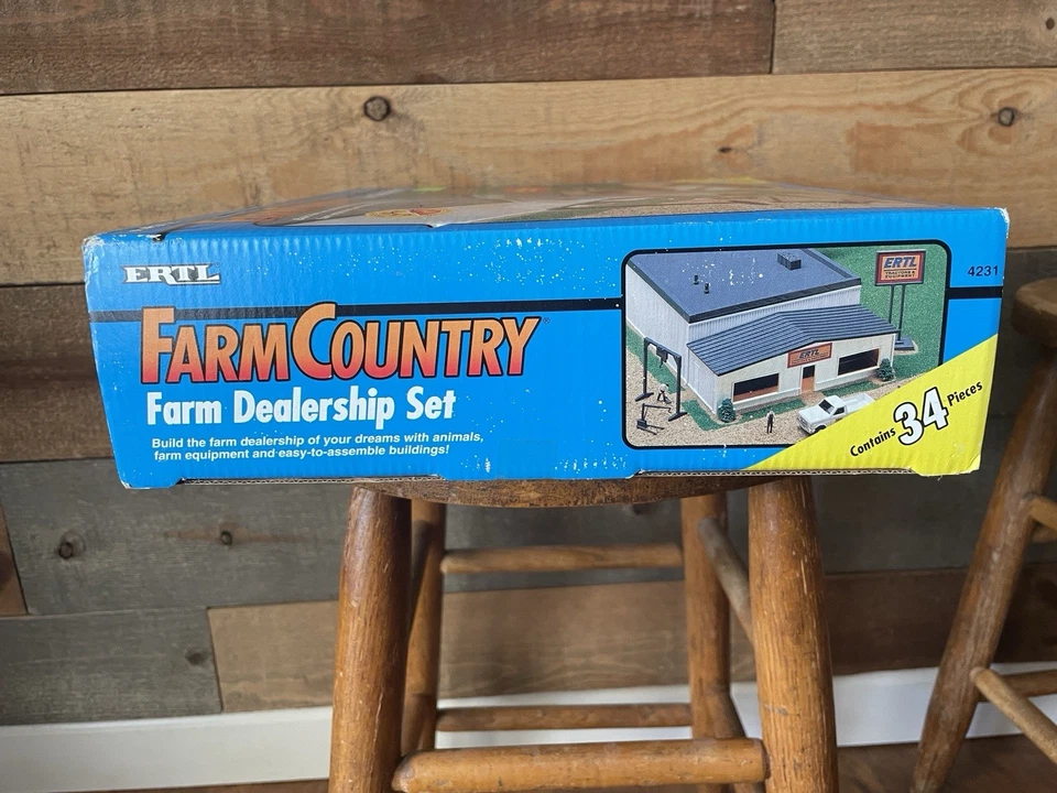 ERTL Farm Country - Farm Dealership - BRAND NEW sealed - Image 4 of 4