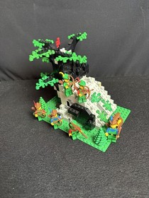 1987 Lego 6066 Camouflaged Outpost Knights Knights Castle Forestmen