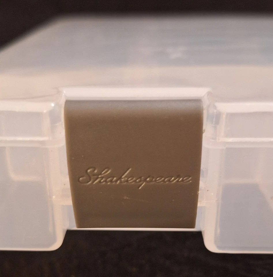 Прозрачный пластиковый органайзер для снастей Shakespeare ~ подходит поверх удочки - Изображение 4 из 4