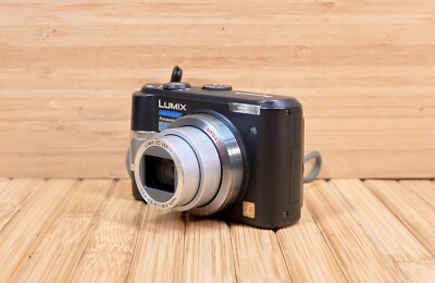 デジタルカメラ Panasonic DMC-LZ5#931 Panasonic LUMIX DMC-LZ5 6MP Digital Camera, 6x Optical Zoom