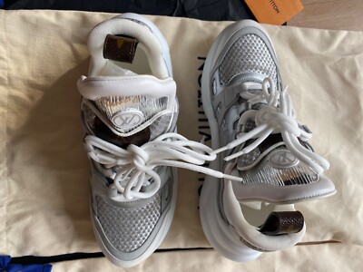 Louis Vuitton Archlight Sneaker in der Farbe grau/silber 