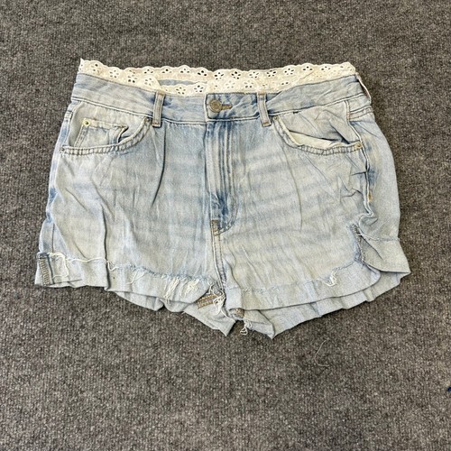 Pull&Bear Denim Shorts Womens Size 4 Light Wash Eyelet Lace Trim Raw Hem Casual