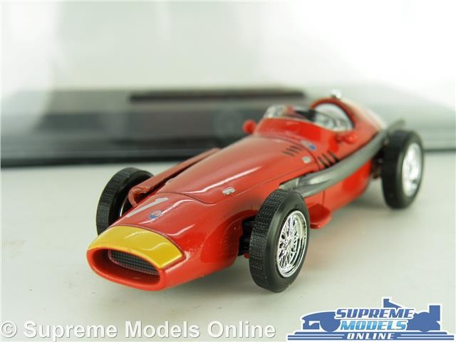 MASERATI 250F F1 FORMULA ONE MODEL CAR FANGIO 1957 RED 1:43 SCALE IXO + CASE K8