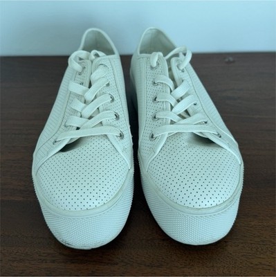 Steve Madden Intyce Women s White Low Top Lace-Up Synthetic Sneakers Eyelet