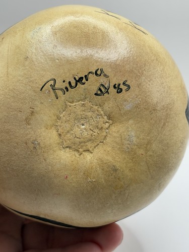 VINTAGE 1985 ROBERT RIVERA GOURD ART BIRD & FLOWER DESIGN NM FOLK ART READ - Picture 10 of 10