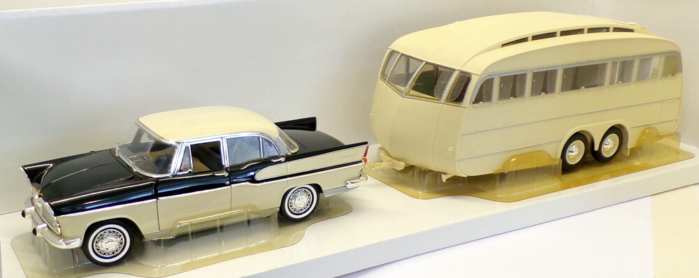 Taram Et Le Chaudron Magique Miniature Norev Rare - Chambord Et Caravane Henon Bicolore Jaune, échelle 1/43, D'occasion Modèle Réduit Norev