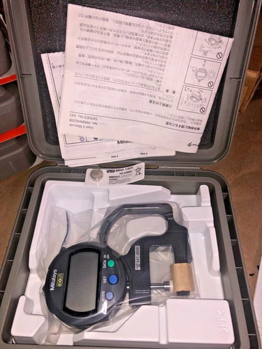 Mitutoyo 547-300S Digimatic Thickness Gage 0-.4" 0-10mm