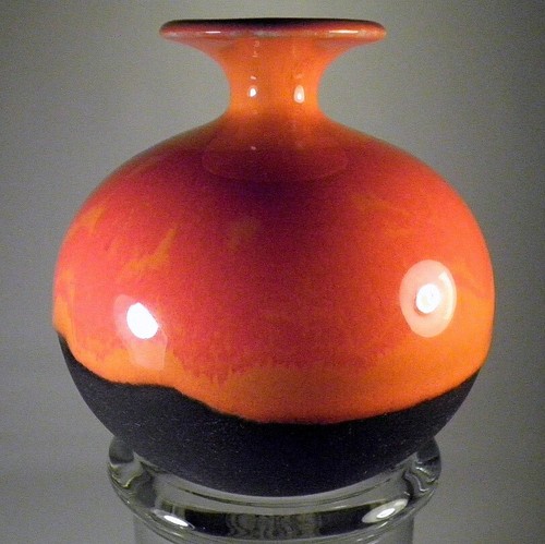 HUTSCHENREUTHER GLOSSY RED/ORANGE GLOBE VASE, Matte Umber lower half - Picture 10 of 15