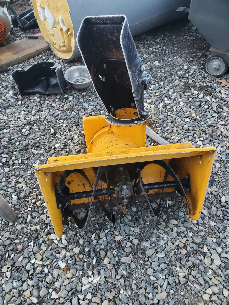 Should Snowblower Auger Spin Freely